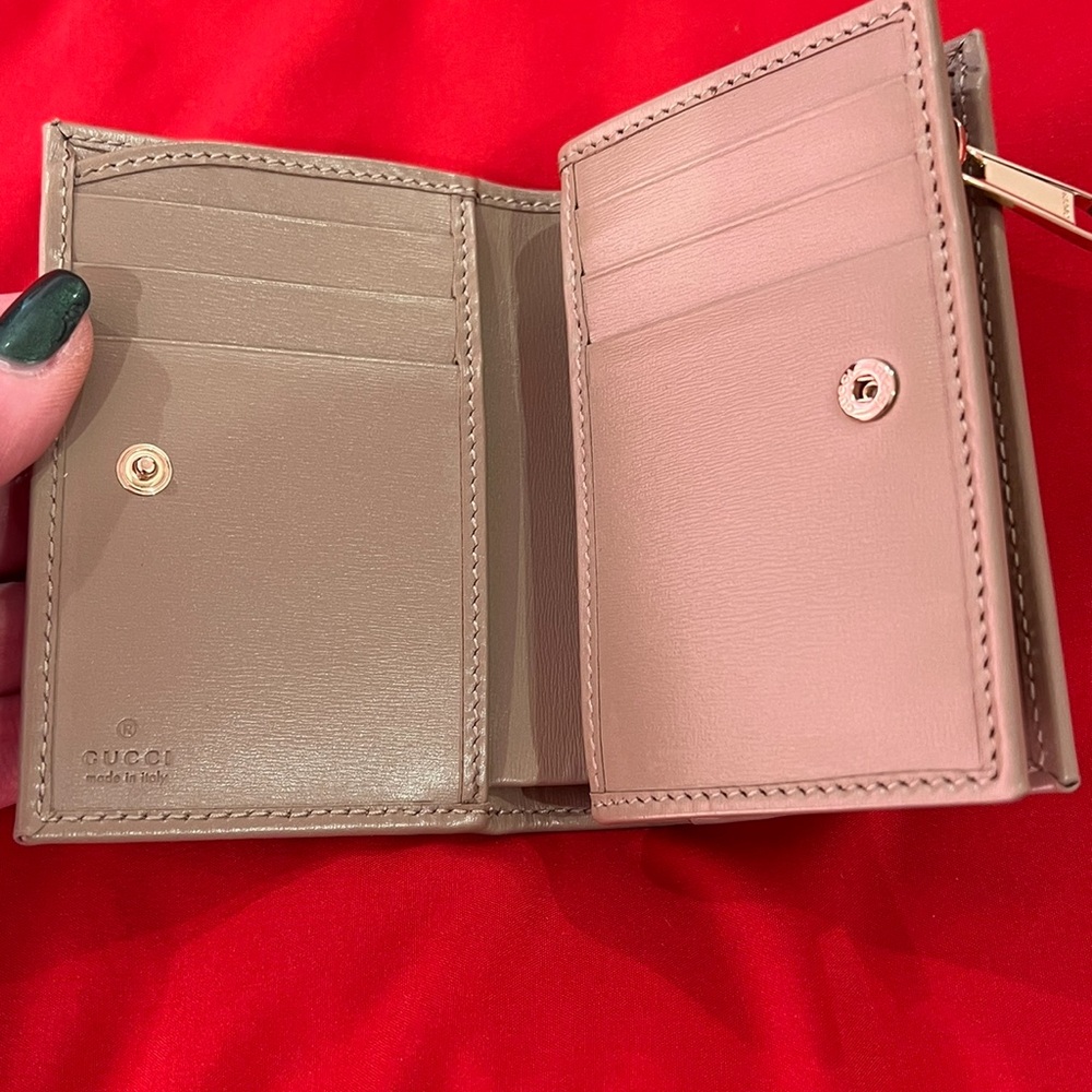 GUCCI AUTHENTIC 3D PEBBLED LEATHER LUCE COLLECTION COMPACT WALLET. NWT. - Picture 3 of 10